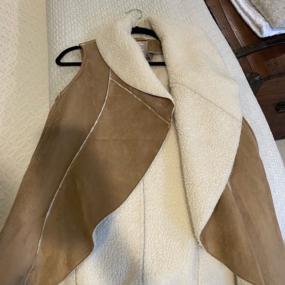 Anthropologie faux suede Dolan vest - Picture 2 of 3